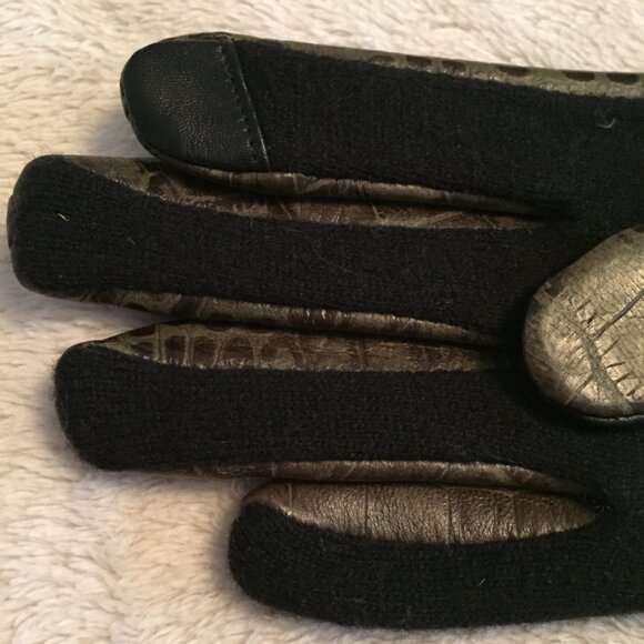 NWT - LAUREN snakeskin touch gloves sz S - Picture 11 of 11